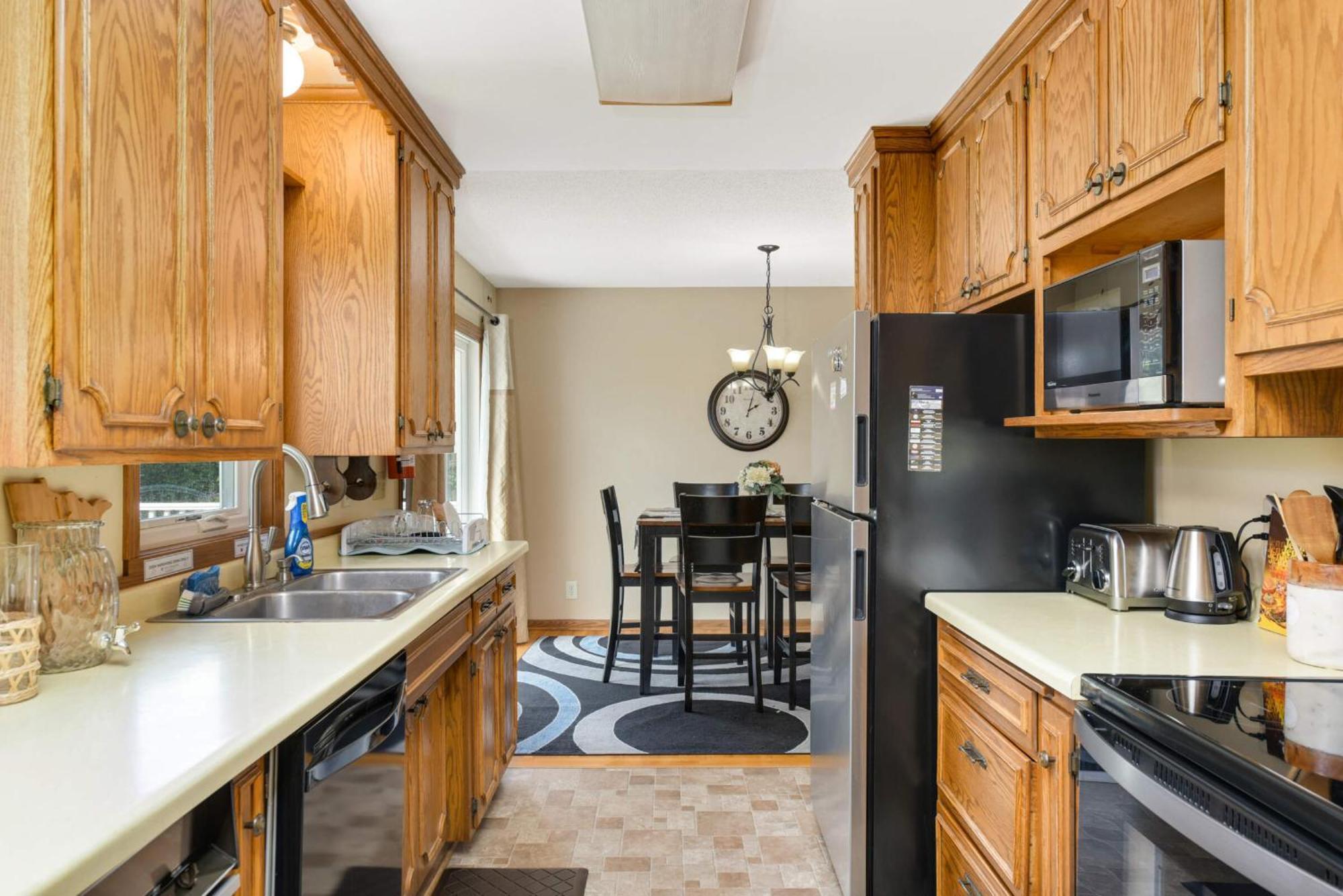 Cottage Grove Haven, Spacious 4-Bed, 3 Baths Retreat Экстерьер фото