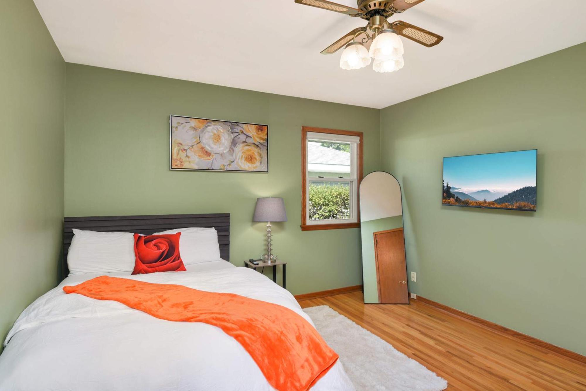 Cottage Grove Haven, Spacious 4-Bed, 3 Baths Retreat Экстерьер фото