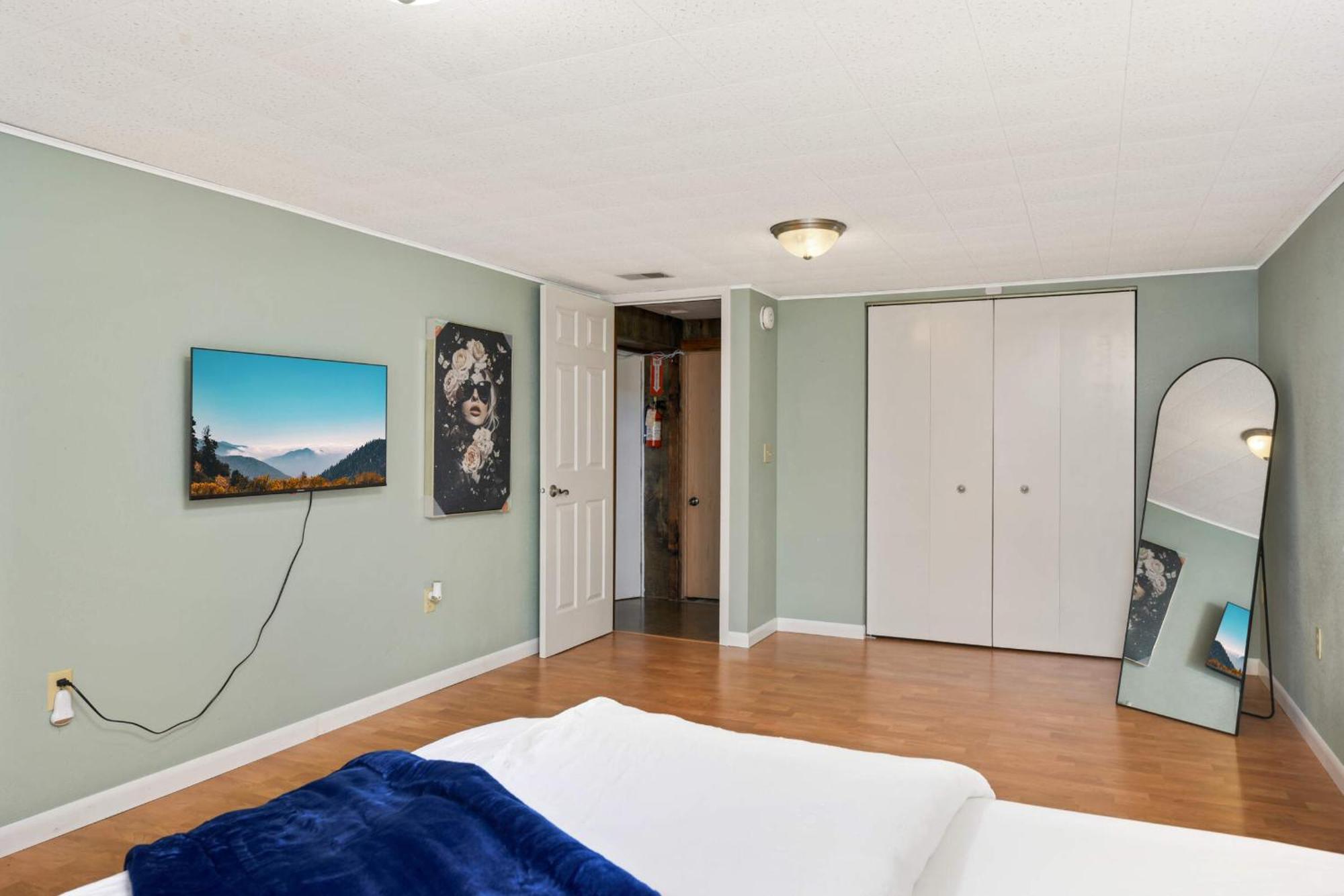 Cottage Grove Haven, Spacious 4-Bed, 3 Baths Retreat Экстерьер фото